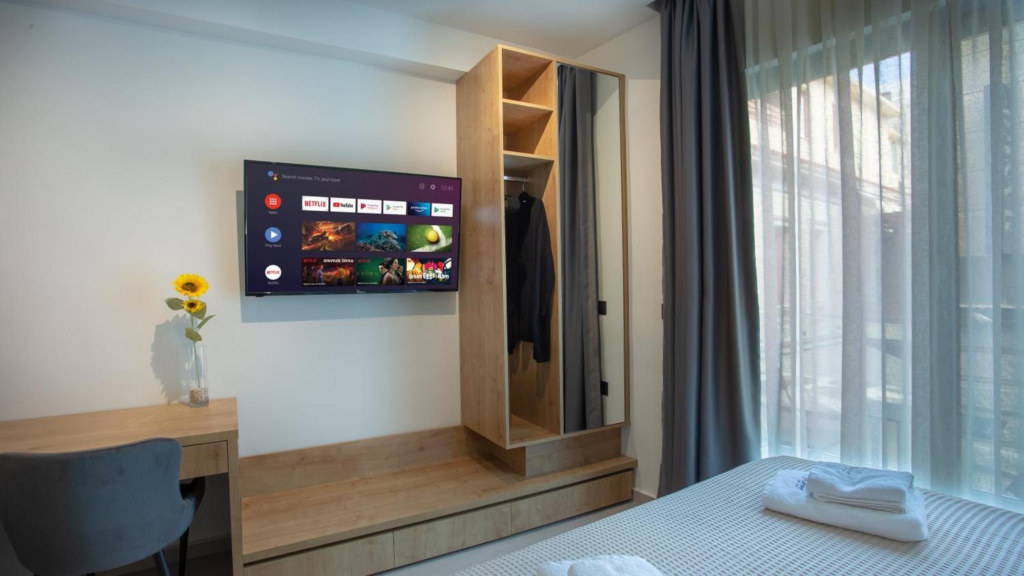 Sunflower Smartliving Suites Heraklion  Bagian luar foto