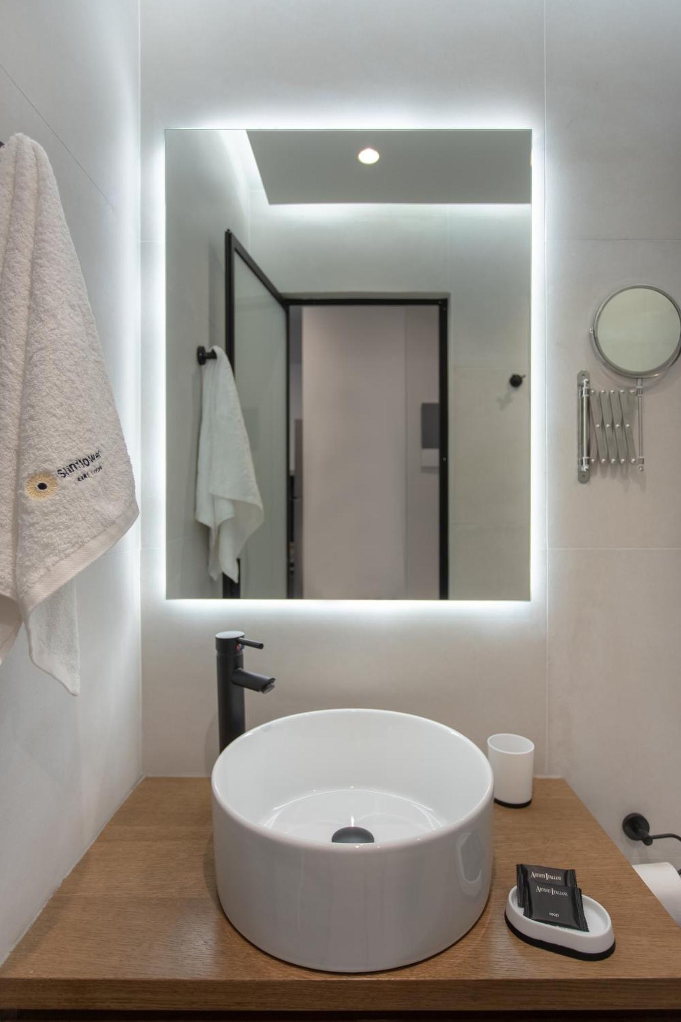 Sunflower Smartliving Suites Heraklion  Bagian luar foto
