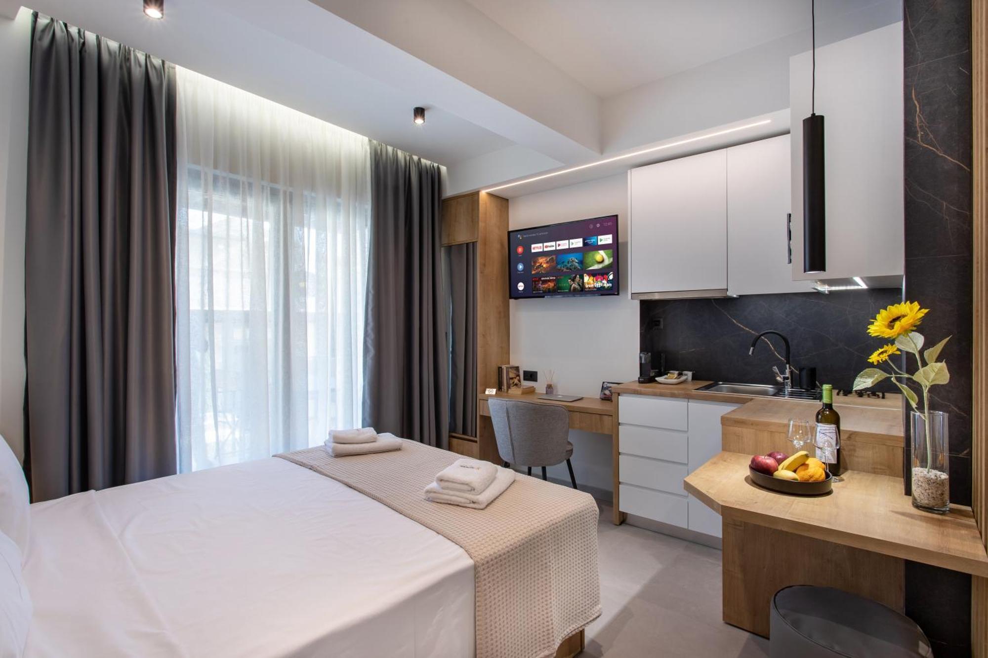 Sunflower Smartliving Suites Heraklion  Bagian luar foto